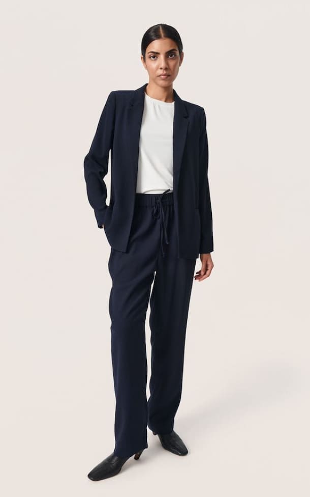 Long Sleeve Blazer in Navy